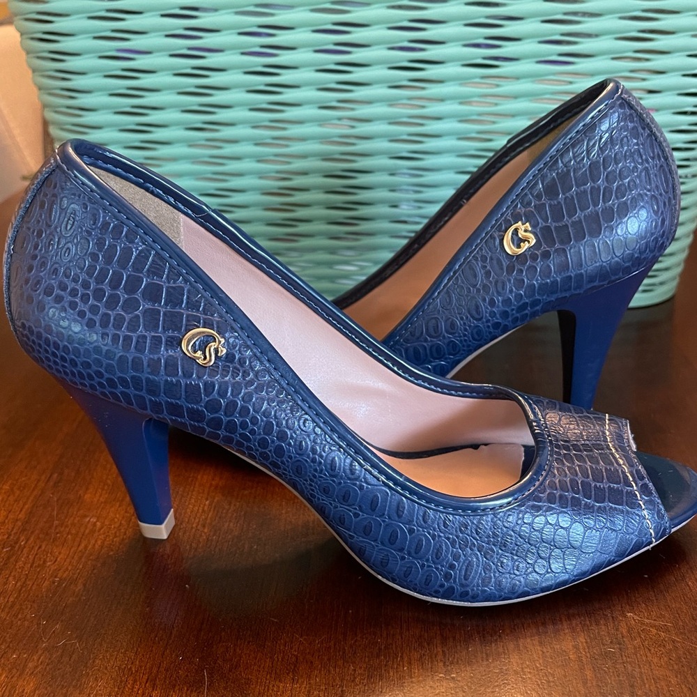 NWOT Carmen Steffens Heels - Picture 4 of 8